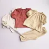 Пижама детская одежда наборы 2pcs осени Детский костюм Падение Сплошные мальчики девочки с длинными рукавами брюки льняные хлопковые наряды 230714