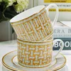 Mugs Drop Leverantör Classic Mosaic Tea Cup och Saucer Gold Ceramic Mug Creative Table Seary With Gift Box 230715