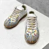 Sapatos sociais Graffiti Printing Trainer Derby masculino Tênis casual unissex Mocassins de couro para homens e mulheres Casal