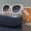 Icon Cat Eye Designer Solglasögon för kvinnor Prydnadsfria hela Fram Mens Luxury Solglasögon Guldspänne Sol Glasögon Ögade Polariserade glasögon