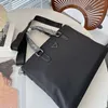 2023 Premium Luxury Nylon Black Men's Handhelda One Shoulder Messenger Bag Casual Portfölj Stil Stor kapacitet Varumärkesdesigner Personlighet Fashion High End Style