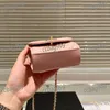 Woc Damen Mini Flap Umhängetasche Matelasse Kette Leder gesteppt Vintage Luxus Handtasche Abend Reise Clutch Geldbörse Gold Hardware Schriftzug Sacoche 11CM