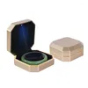 Pochettes à bijoux Engaged Deluxe LED Ring Box Velvet Gift Display Storage Packaging Case