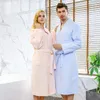 Vêtements de nuit pour femmes cinq étoiles El peignoir femmes coton Robe de bain été Couples gaufre Robe de chambre Robes de mariée grande taille hommes