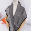 Foulards 135 CM Écharpe En Cachemire Femmes Manuel Roulé À La Main Châles Géométrique Carré Wrap Bandana Hijab Foulards Féminins