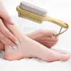 Pimice Bristle Brush 2 -sidigt fotvårdskrubber Hårdad hud Exfoliate Remover Pedicure Tool L230704