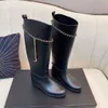 브랜드 디자이너 Welly Boots Rain Boots 디자이너 플랫폼 레터 링거 패션 블랙이지만 무릎 긴 여성 부츠