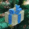 Decorazioni natalizie 1PC Forniture per alberi Colori Confezione regalo Ornamento natalizio Dimensioni 9 cm Ciondoli per feste in polvere glitterata