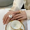 Wedding Rings Big Imitation Pearls Metal Hollow Exaggeration Design Finger Advanced Sense For Women Girls Party Gift