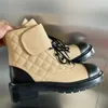 Winter Designer Laarzen Voor Vrouw Chunky Platform Combat Boot Vrouw Echt Leer Lace Up Enkellaarsjes Zwart Beige Wit Cowgirl Schoen Chain Bukle
