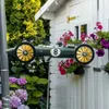 Gartendekorationen, rotierende dekorative Windmühle, Wetterfahne aus Metall für den Außenbereich, Gartendekoration, Auto-Rennfahrer-Windmühle, Garten-Windrad, L230715