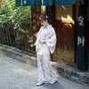 Roupa étnica feminina estilo japonês Yukata quimono tradicional japonês cor bege estampas florais roupão de banho vestido de cosplay Perfo328N