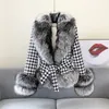 Jackor päls kappa kvinnor 2022 Autumn Winter New Young Style Short Houndstooth Imitation Sier Fox Päls varm plysch faux päls rockar kvinnlig