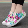 2023 Kvinnor Mens Casual Shoes Breattable Beach Shoes Woman Par Sneakers Floral Design Low Top