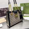 Роскошные дизайнерские сумки на плечах сумки для покупок женщины с цепным квадратным замком Canvas подличные кожа