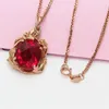 Kedjor i 585 Purple Gold Plated 14k Rose Inlaid Ruby Halsband Pendant Vacker fjäril Design Bröllop Engagerade smycken