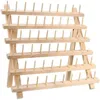 Rack de linha de madeira para 60 carretéis e organizador Prateleira de madeira maciça Rack de armazenamento de carretel dobrável para costura Quilting Bordado270I