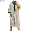T-Shirt Neu 2023 Islamische Kleidung Männer Robe Kaftan Muslimischer Mann Marokkanisches lässiges langes Kleid Arabisch gestreifte Robe Naher Osten Nationalkostüm