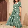 Plus storlek klänningar polka dot enkel plus size klänning mode elastisk midja tryck temperament kjol kvinnor v halsbindning midje golvlängd kjol 4xl 230715