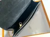 Designer Patent Calf Leather Chain Baguette Bags Bright Colors Front Flap Shoulder Bag Gold Metal Hardware Letter Buckle Lockme Handväskor Kvinnor Fashion Wallet Purse