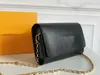 Designer Patent Calf Leather Chain Baguette Bags Bright Colors Front Flap Shoulder Bag Gold Metal Hardware Letter Buckle Lockme Handväskor Kvinnor Fashion Wallet Purse