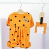 Hundkläder Lovely Pet Jumpsuit Lätt pyjamas bekväm polka dot valp fyrbenad loungewear klänning