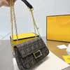 2024 Bolsos de hombro de cuero genuino de alta calidad Bolsos de nylon Bestselling Clutch Diseñador de lujo Cartera Mujer Moda Bolso cruzado Bolsos famosos Bolsos Totes