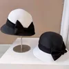 Geniş Memlu Şapkalar Moda Lady Hepburn Bow Balıkçı Kova Şapkası Kadınlar İçin Yaz Sunhat Zarif Saman Havzası Plaj Tasarımcısı Bonnet Toptan