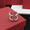 Открытие женщины с боковыми камнями кольца v логотип Metal Designer Gold Letter v роскошные ювелирные украшения Женщины обручальное кольцо 44