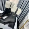 Tasarımcı Ayakkabı Kadınlar Betty Pvc Boots Beated Fur High Topuklu Dizler Diz Yüksek Yağmur Botu Su geçirmez Welly Kauçuk Terler Platform Ayakkabıları Açık Yağmur Shoes 7.cm Lüks Zip Boot