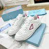 Designerschuhe Männer Frauen Trainer Dreieck Logo Sneakers Leder Weiß Schwarz Grau Frau Gummisohle Sportliche Schuhe mit Box 35-46