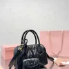 Sacs de créateurs de mode mini sacs à main en satin UNDRARM errer MiU HOBO Clutch Holding Handbar Sac à bandoulière Portefeuille de luxe Fourre-tout de banquet en cuir Sac à main de voyage