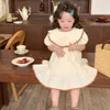 Sukienki dla dziewczynek sukienka 2023 Letnia kołnierz lalki Ubrania dla dzieci Koreżska Koreańska wersja mody haft świąteczny i słodki