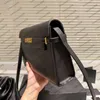 Bolsa feminina MANHATTAN designers de couro liso Bolsa carteiro com alça ajustável Bolsa de transporte