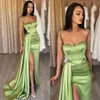 Élégant Une Ligne Vert Clair Robes De Bal Spaghetti Robes De Soirée Plis Fente Formelle Longue Occasion Spéciale Robe De Soirée