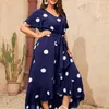 Plus storlek klänningar polka dot enkel plus size klänning mode elastisk midja tryck temperament kjol kvinnor v halsbindning midje golvlängd kjol 4xl 230715