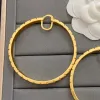 Серьги из ювелирных изделий дизайнеры золотой серьги мода Big Circle Head Jewelry Jewelry Luxurys Letter v Серьговые обручи Оптовые 22030105R