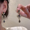 Pendientes colgantes con abalorio para mujer, gota de perla blanca pequeña, Color amarillo dorado para mujer, joyería larga de lujo con diamantes de imitación negros