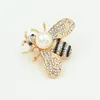 Brooches Utei Design Gold Color Alloy Sparkling Crystal Rhinestones And Pearl Cute Bee Brooch Women Clothes Pins Corsage