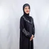 Ethnische Kleidung, schillernder schwarzer Kaftan, neueste Mode, reine Stoffe, Sommer-Winter-Kollektion, Pakisatani