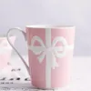 Taza con lazo en relieve, taza y taza de China de hueso de Color rosa azul, tazas de café de porcelana blanca de 350ml, regalo de cumpleaños de boda 232U