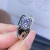 Cluster Rings Fashion Brand Square Crystal Zircon Diamonds ädelstenar för män Vitt guld Silver Color Bague Jewelry Wedding Party Gifts