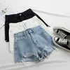 Shorts femininos de moda coreana de verão curto buraco de cintura alta jeans fêmeas construir uma palavra rasgada calças de rua de rua 230715