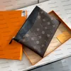 Designer Clutch Bag Daily Pouch Luxury Purse Men Kvinnor Läderplånbok M62048