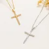 Mignon Iced Out Cubic Zirconia New Cross Collier Femmes Ins Style Creative Collier Or Couleur Esthétique Pendentif Chaîne Bijoux Colliers Accessoires Pour Femmes En Gros