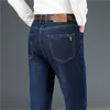 Jeans da uomo 2023 Uomini d'affari Primavera Pantaloni casual dritti moda Pantaloni larghi in denim elasticizzato leggero estivo 230715