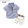 Kläderuppsättningar 2022 Pojkarnas sommarmodekläder Set Children's Striped Short Sleeve T-Shirt+Shorts 2-Piece Set för män Z230717
