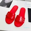 디자이너 패션 슬리퍼 2023 럭셔리 디자인 여름 남녀 평면 신발 두꺼운 단독 가죽 고무 레터 로고 캐주얼 만화 슬리퍼