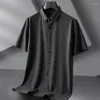 Camisas casuais masculinas plus size 7XL alta elasticidade verão luxo listrado vertical manga curta sem costura vestido masculino peito único