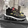 Designer trigreca casual sko reflekterande Italien sneakers mens kvinnor sneaker sko flerfärgad mocka trippel svart fläckiga pilar tränare